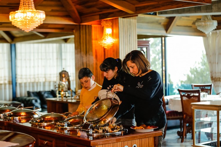 Sunday Buffet at Bay Lodge